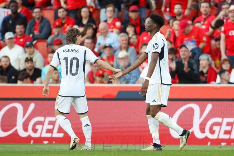 记者:琼阿梅尼未来仍不确定 利物浦皇马领跑争夺战 记者:琼阿梅尼未来仍不确定 利物浦皇马领跑争夺战