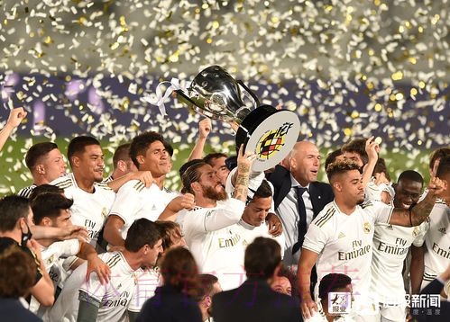西甲-本泽马梅开二度 皇马2-1黄潜夺得西甲第34冠 西甲-本泽马梅开二度 皇马2-1黄潜夺得西甲第34冠