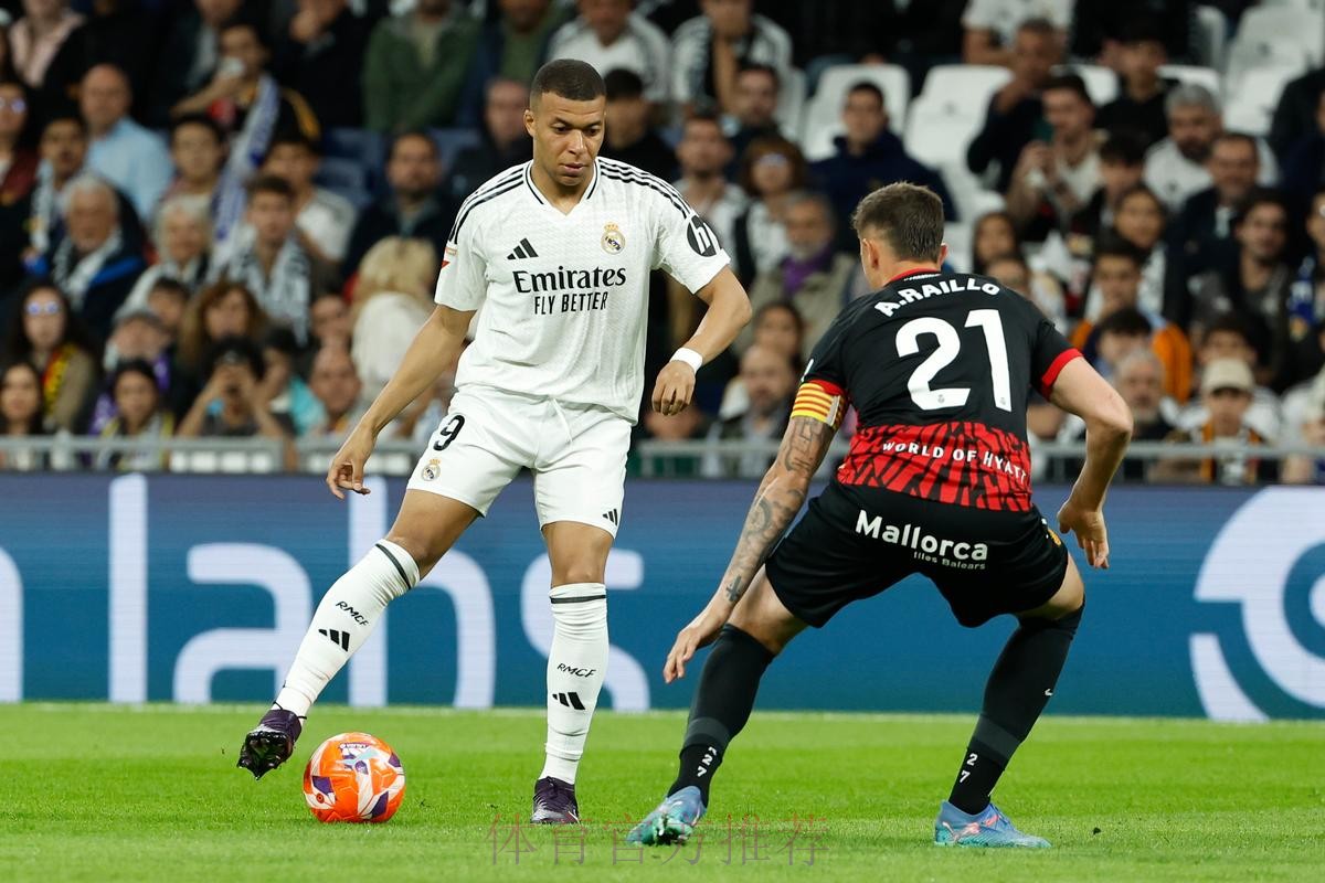 西甲-魔笛破门本泽马吊射 皇马4-1落后马竞2分